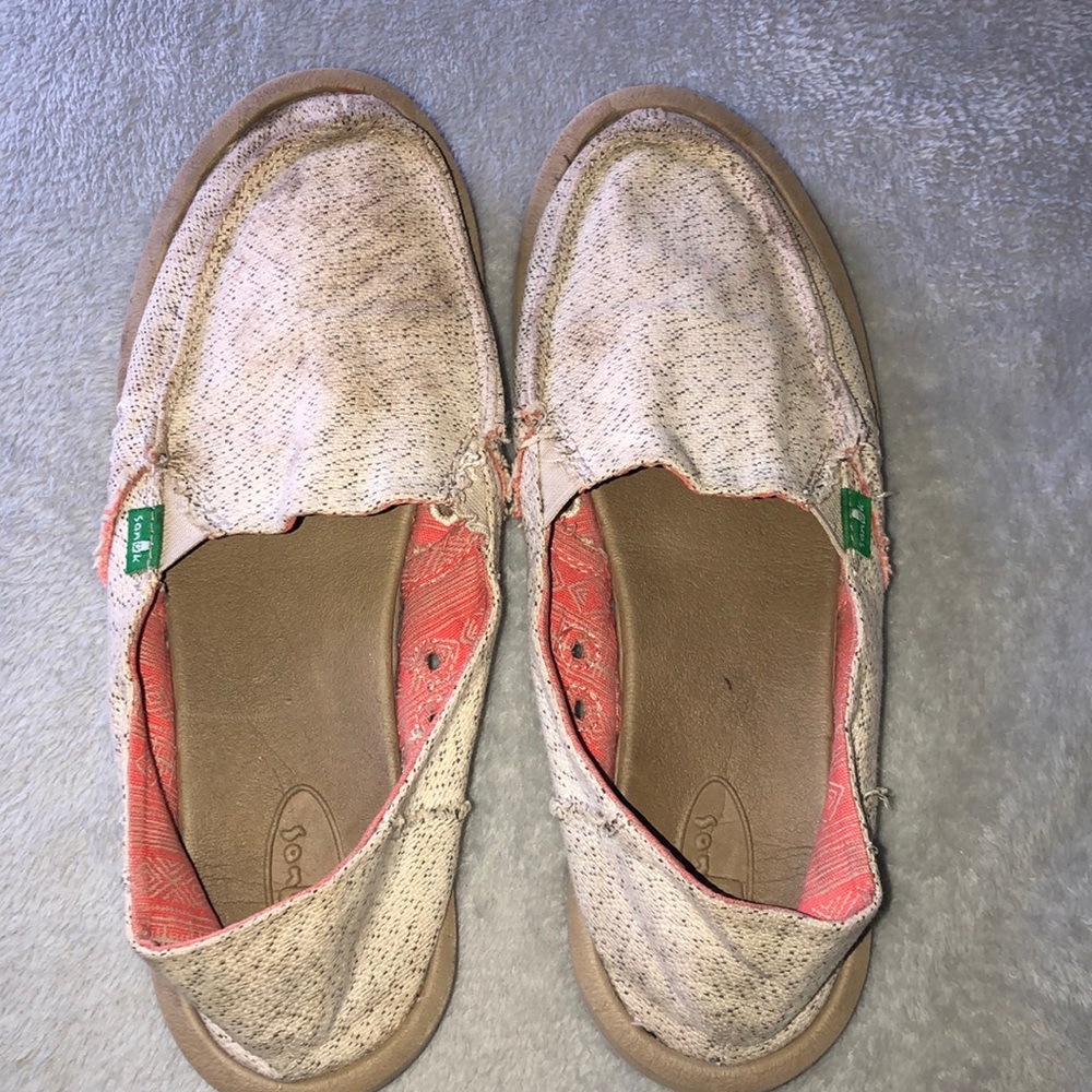 Sanuks